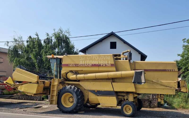 New Holland TX32