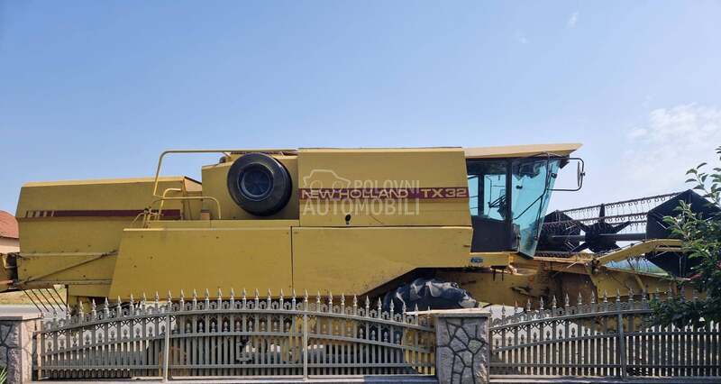 New Holland TX32