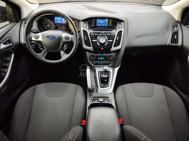 Ford Focus 1.0 TITANIUM CH