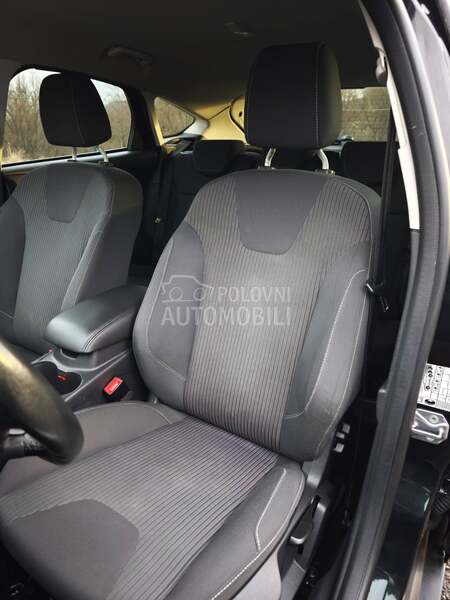 Ford Focus 1.0 TITANIUM CH