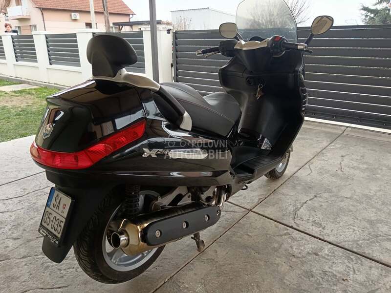 Piaggio XEVO