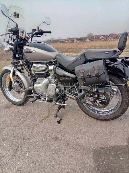 Royal Enfield meteor 350 Aurora Black