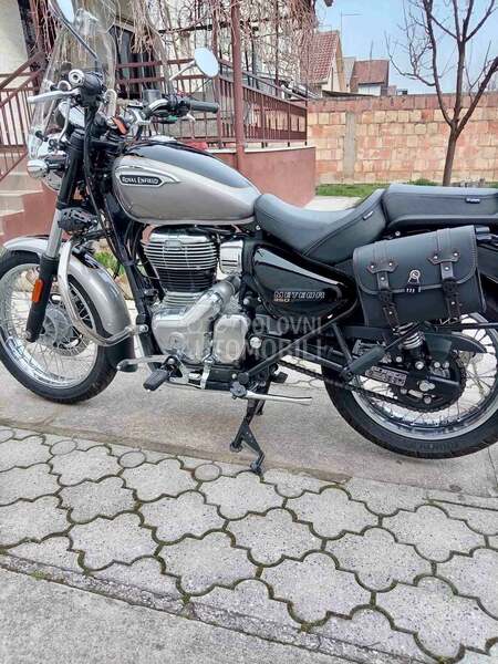 Royal Enfield meteor 350 Aurora Black