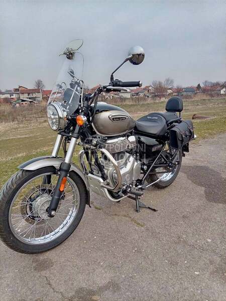 Royal Enfield meteor 350 Aurora Black
