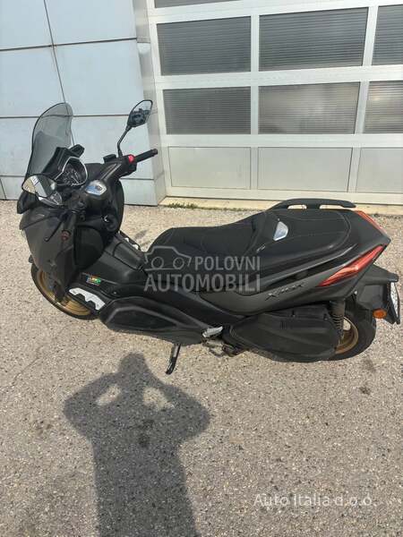 Yamaha XMAX 300 tech MAX