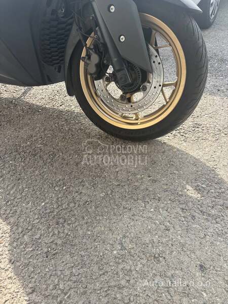 Yamaha XMAX 300 tech MAX