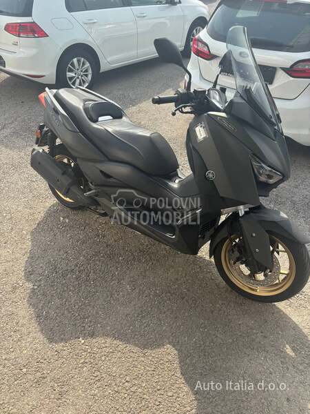 Yamaha XMAX 300 tech MAX
