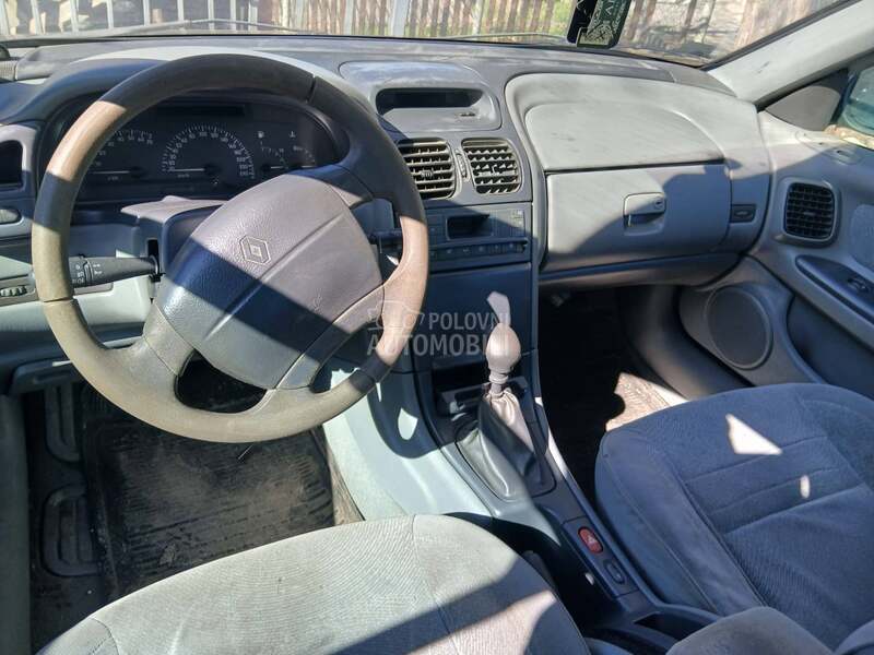 Renault Laguna 