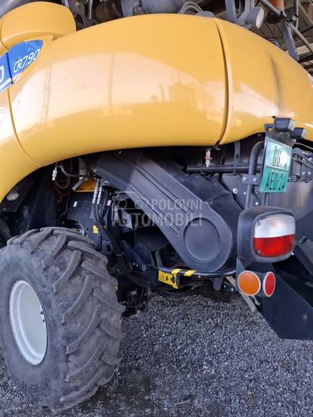 New Holland CR7.90