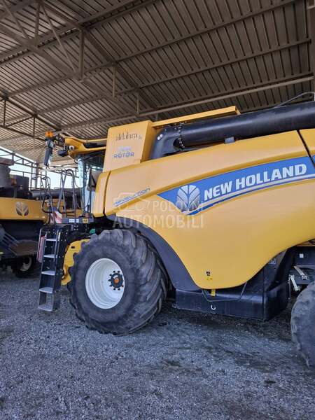 New Holland CR7.90