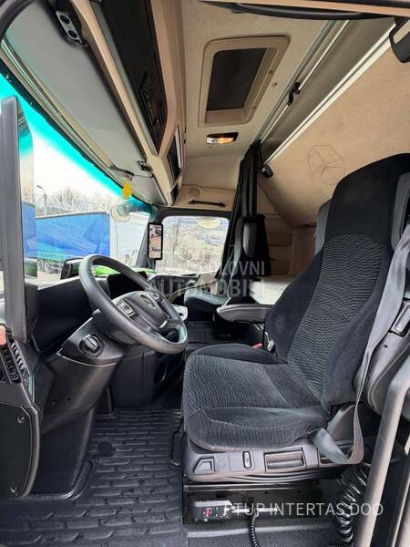 Mercedes Benz MP5 1845 Stream space