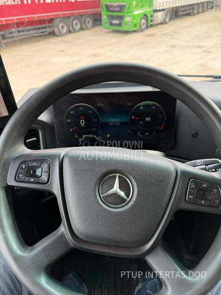 Mercedes Benz MP5 1845 Stream space