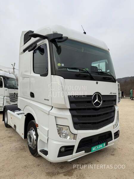 Mercedes Benz MP5 1845 Stream space