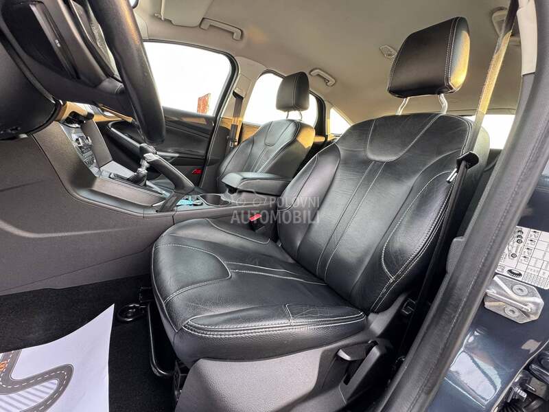 Ford Focus TITANIUM