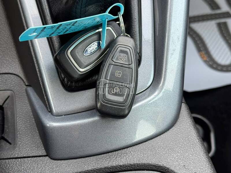 Ford Focus TITANIUM