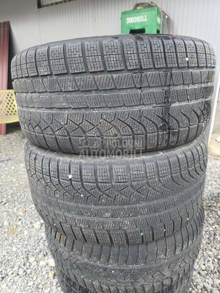 Pirelli 275/40 R19 Zimska