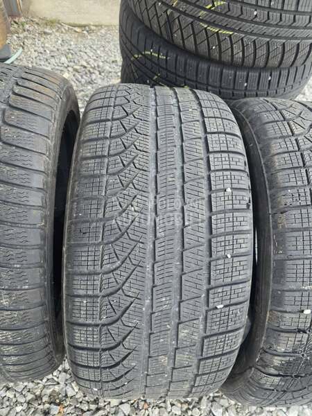 Pirelli 275/40 R19 Zimska