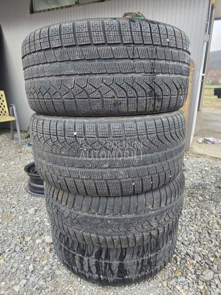 Pirelli 275/40 R19 Zimska