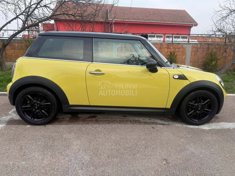 MINI One AUTO. M. A. T. I. C.