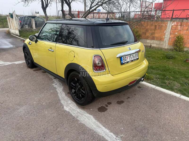 MINI One AUTO. M. A. T. I. C.