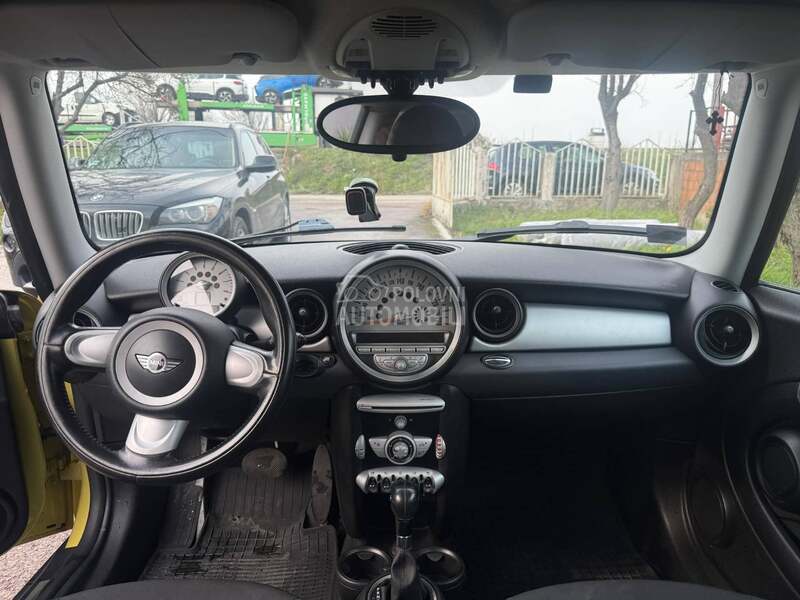 MINI One AUTO. M. A. T. I. C.