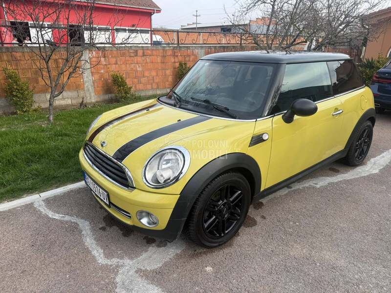 MINI One AUTO. M. A. T. I. C.