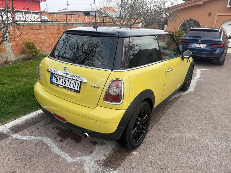 MINI One AUTO. M. A. T. I. C.