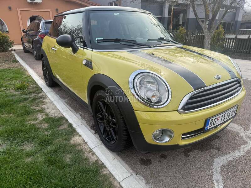 MINI One AUTO. M. A. T. I. C.