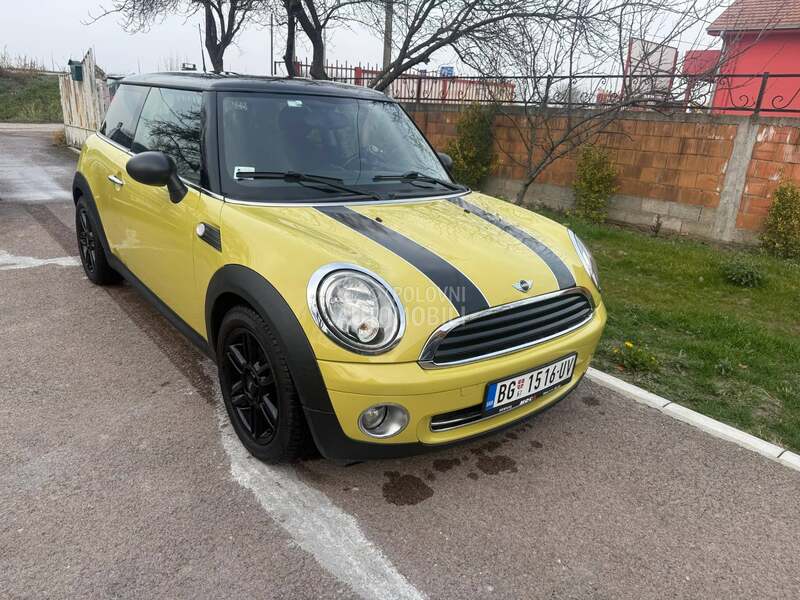 MINI One AUTO. M. A. T. I. C.