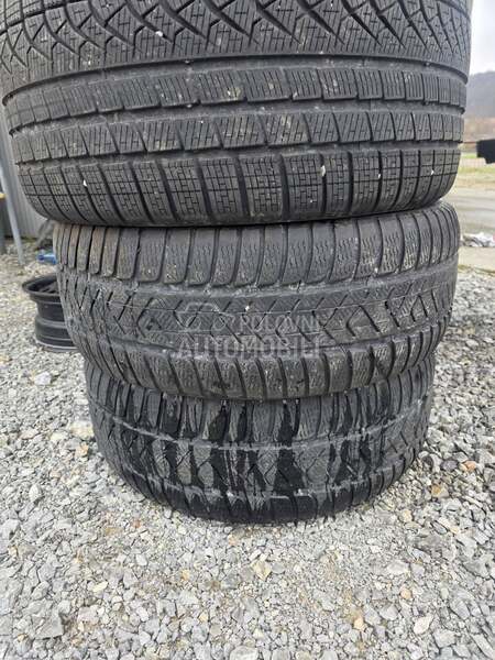 Pirelli 245/45 R19 Zimska