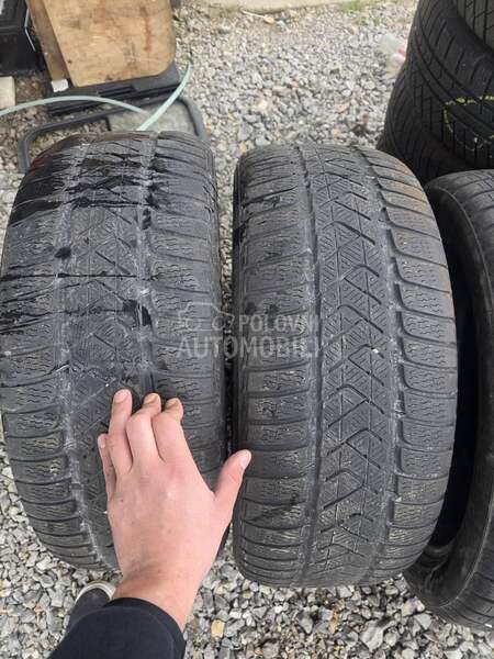 Pirelli 245/45 R19 Zimska