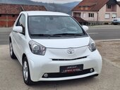 Toyota iQ 