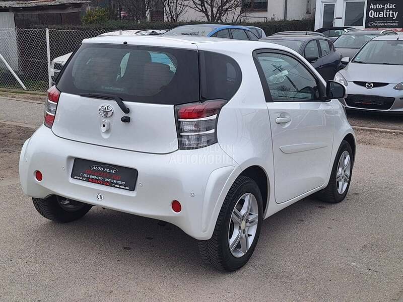 Toyota iQ 