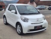Toyota iQ 