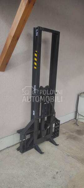 Bobcat still 2m   2t.