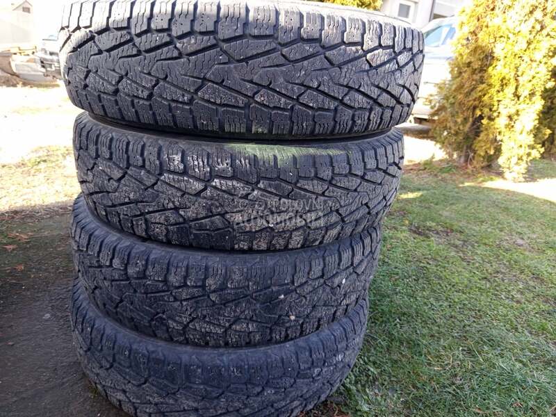 Nokian 235/85 R16 Sve sezone
