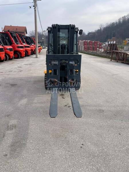 Jungheinrich 3.5 tona Triplex