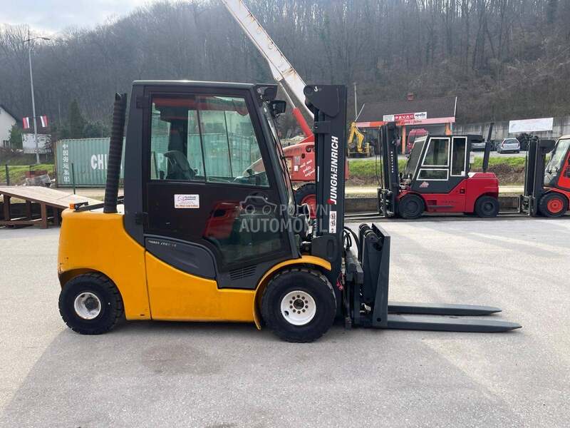 Jungheinrich 3.5 tona Triplex