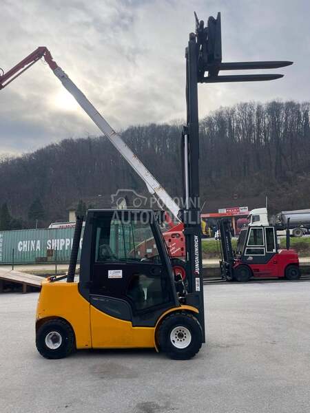 Jungheinrich 3.5 tona Triplex