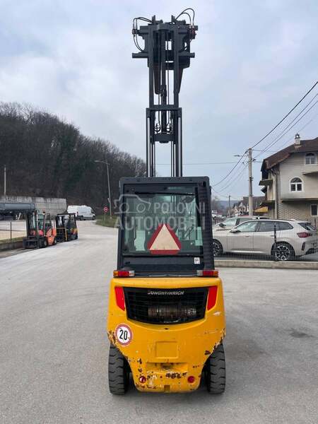 Jungheinrich 3.5 tona Triplex