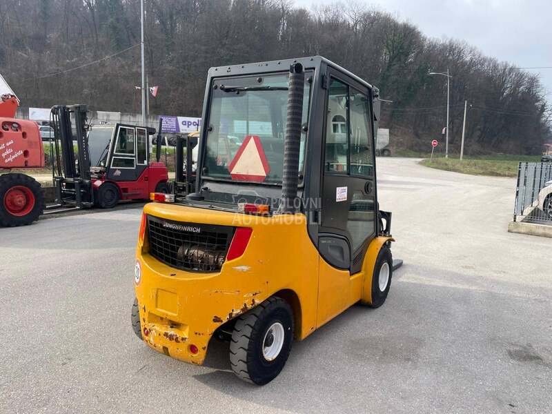 Jungheinrich 3.5 tona Triplex
