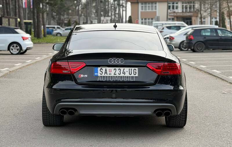 Audi S5 