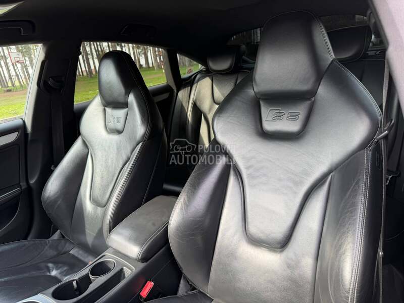 Audi S5 