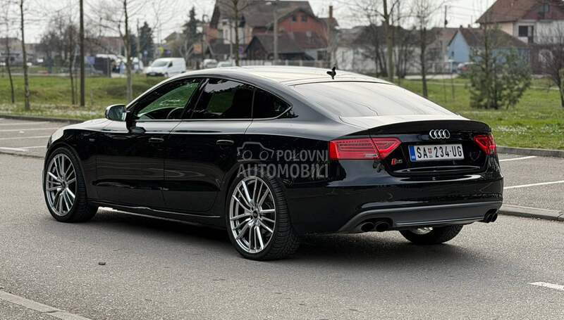 Audi S5 
