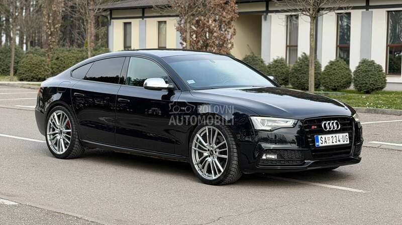 Audi S5 