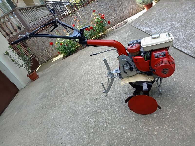 Honda F 420 očuvana