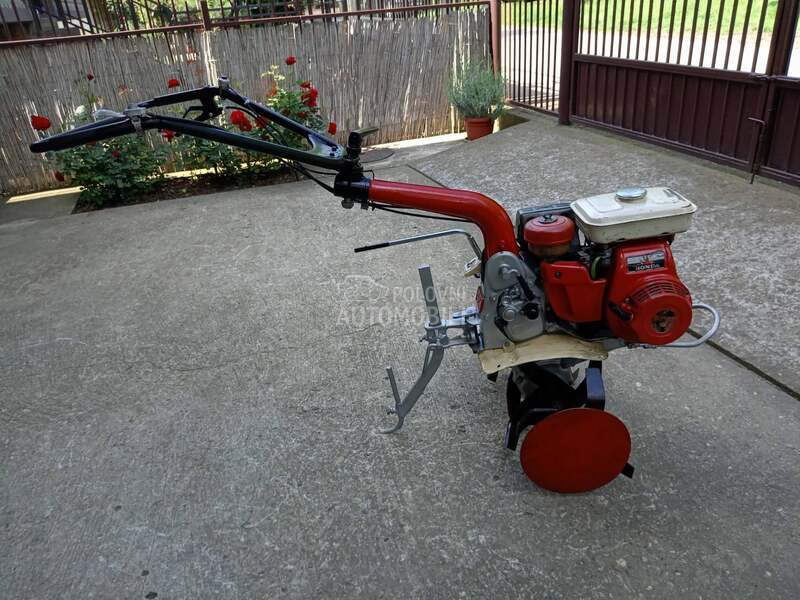 Honda F 420 očuvana