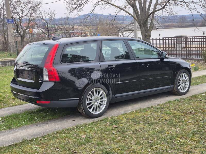 Volvo V50 
