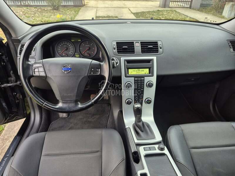Volvo V50 