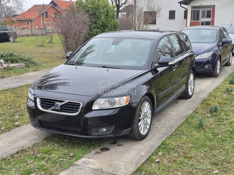Volvo V50 